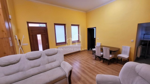 Eladó családi ház, Eplényen 110 M Ft, 5 szobás