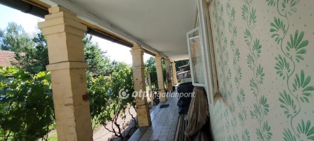 Eladó családi ház, Jászberényben 33.5 M Ft, 3 szobás