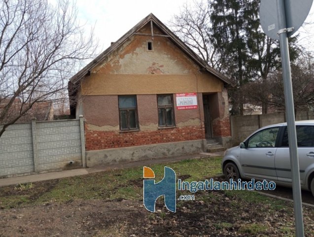 Eladó családi ház, Békéscsabán 30 M Ft, 2 szobás