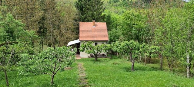 Eladó nyaraló, Komlón 11.9 M Ft, 2 szobás / költözzbe.hu