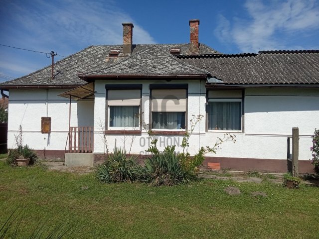 Eladó családi ház, Tarpán 12.5 M Ft, 2 szobás