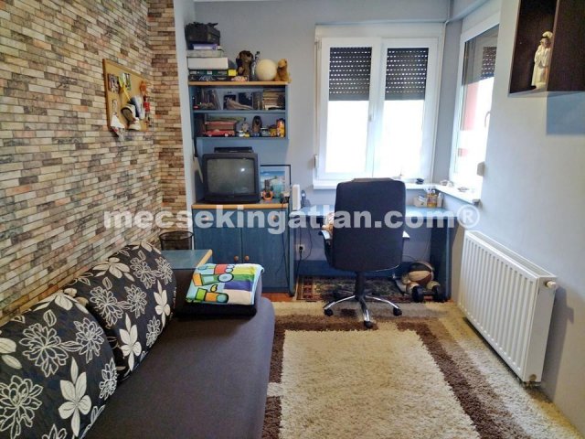 Kiadó családi ház, albérlet, Pécsett 85 E Ft / hó, 1 szobás