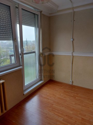 Eladó panellakás, Oroszlányban 17.99 M Ft, 2 szobás