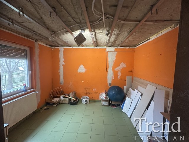 Eladó családi ház, Mezőfalván 27 M Ft, 4 szobás