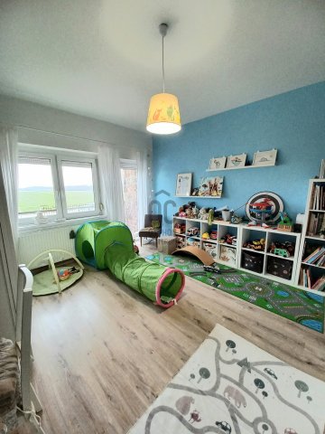 Eladó családi ház, Székesfehérvárott 160 M Ft, 8 szobás
