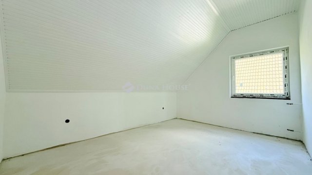 Eladó családi ház, Szentendrén 81.9 M Ft, 4 szobás