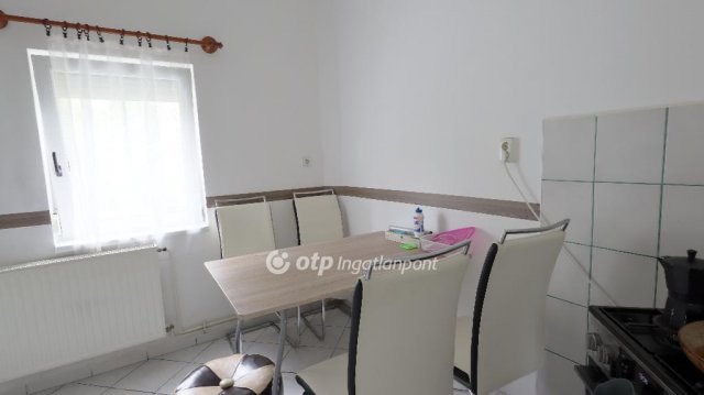 Eladó családi ház, Türjén 25.9 M Ft, 2 szobás