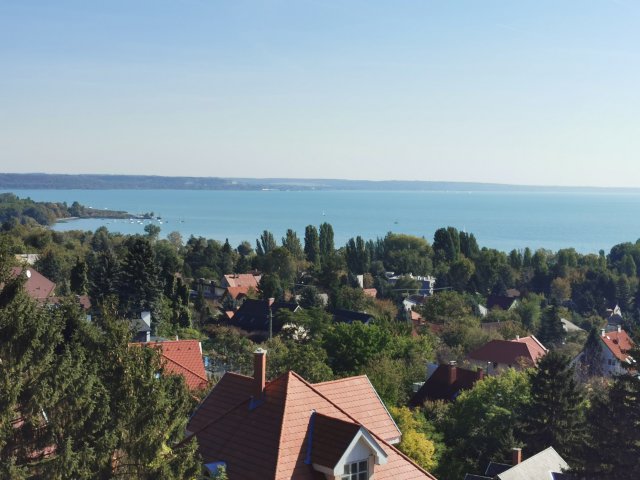 Eladó ikerház, Balatonalmádiban 99.9 M Ft, 3+3 szobás