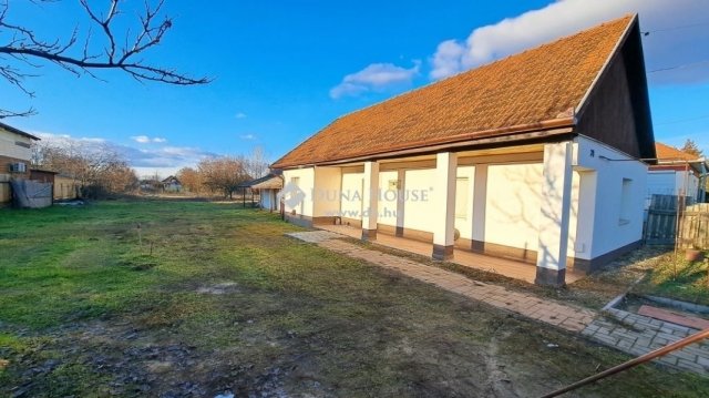 Eladó családi ház, Tápiószentmártonon 24.9 M Ft, 1+1 szobás