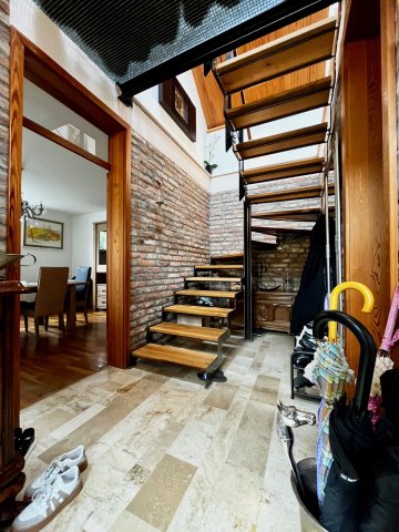 Eladó családi ház, Pécsett 134.9 M Ft, 4 szobás
