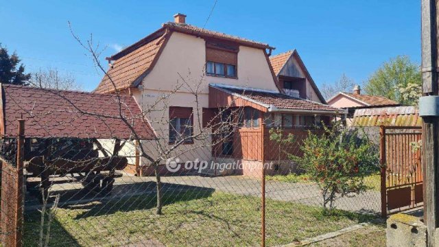 Eladó nyaraló, Soltvadkerten 27 M Ft / költözzbe.hu