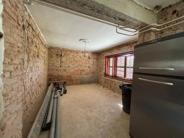 Eladó családi ház, Orfűn 59.5 M Ft, 10 szobás