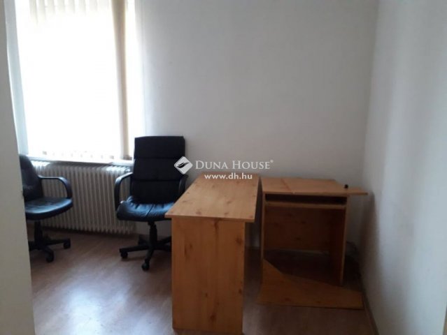 Eladó iroda, Komlón 36 M Ft / költözzbe.hu
