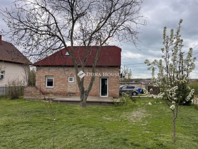 Eladó családi ház, Balatonfőkajáron 60 M Ft, 3+1 szobás