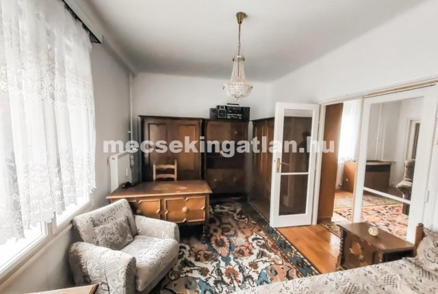 Kiadó téglalakás, albérlet, Pécsett 150 E Ft / hó, 2 szobás