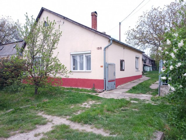 Eladó családi ház, Bakonysárkányban 35.9 M Ft, 3 szobás