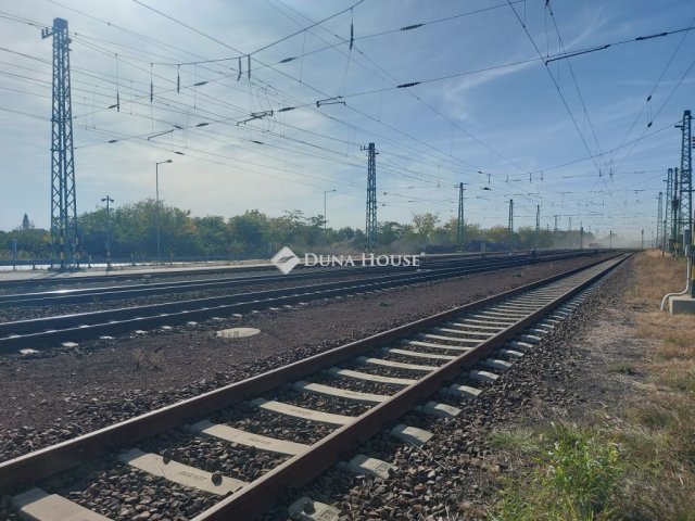 Eladó ipari ingatlan, Kisújszálláson 100 M Ft