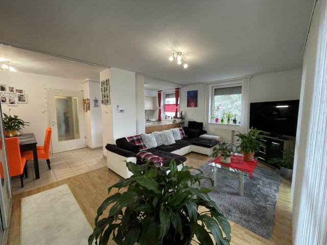 Eladó téglalakás, Veszprémben 65 M Ft, 1+2 szobás