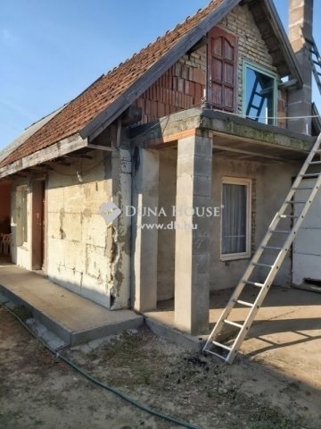 Eladó családi ház, Dunaharasztin 25 M Ft, 3 szobás