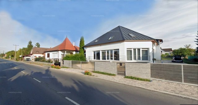 Eladó családi ház, Balatonszárszón 522 M Ft, 15 szobás