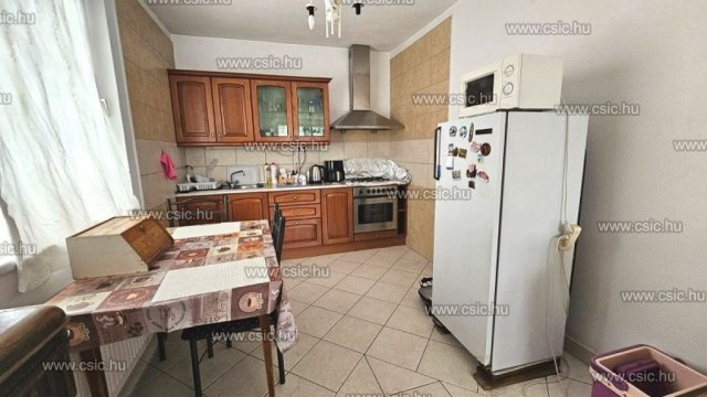 Eladó családi ház, Érden 98.99 M Ft, 6+2 szobás