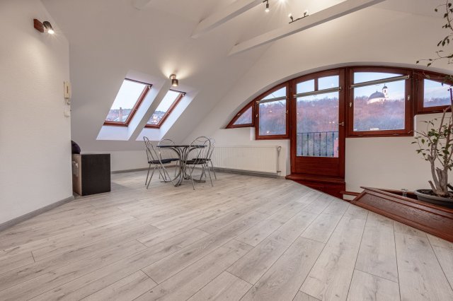 Kiadó családi ház, albérlet, Pécsett 480 E Ft / hó, 5 szobás
