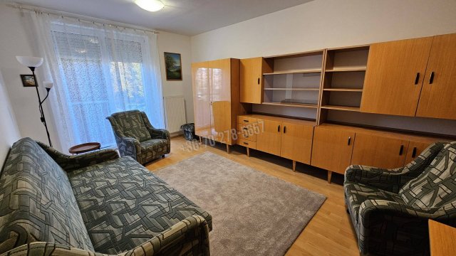 Kiadó téglalakás, albérlet, Pécsett 145 E Ft / hó, 1+1 szobás
