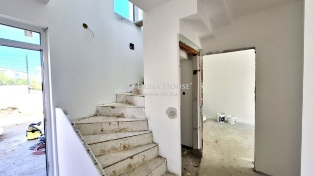 Eladó ikerház, Budapesten, III. kerületben 183.75 M Ft