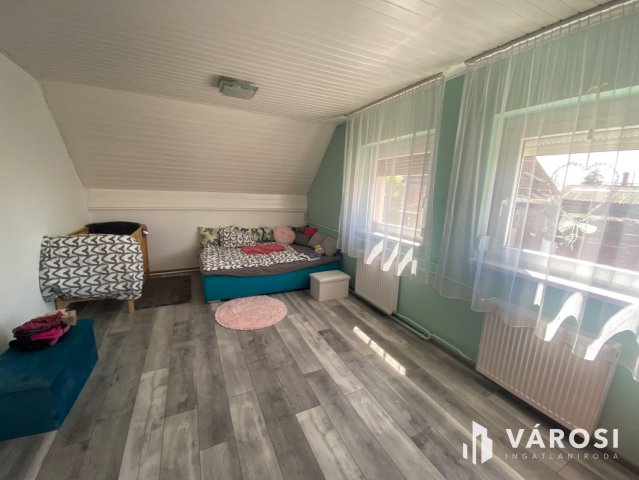 Eladó családi ház, Komáromban 85.9 M Ft, 4 szobás