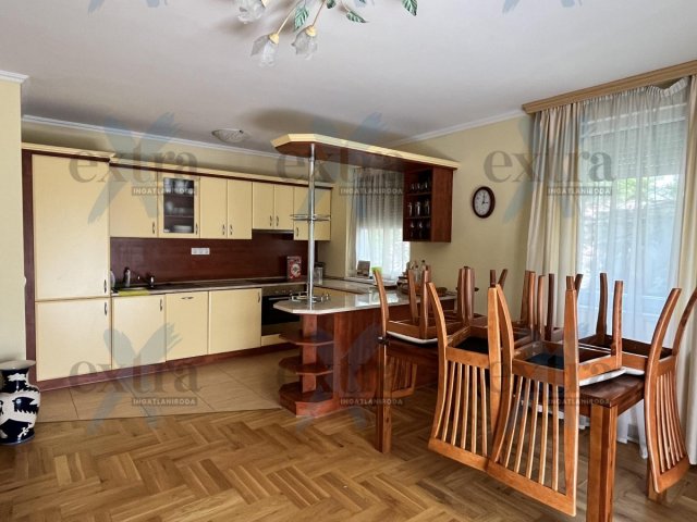 Kiadó téglalakás, albérlet, Szegeden 330 E Ft / hó, 4 szobás