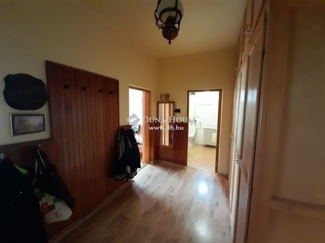Eladó családi ház, Gödöllőn 125 M Ft, 5 szobás