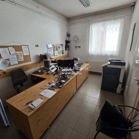 Eladó ipari ingatlan, Budapesten, XV. kerületben 600 M Ft