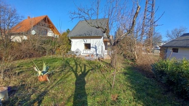 Eladó családi ház, Balatonalmádiban 59.9 M Ft, 2 szobás