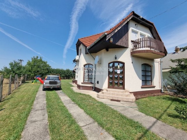 Eladó családi ház, Szihalmon 54.9 M Ft, 4 szobás