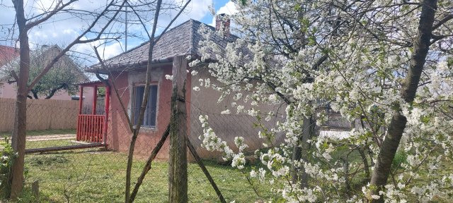 Eladó családi ház, Dombóváron 10.5 M Ft, 1+1 szobás