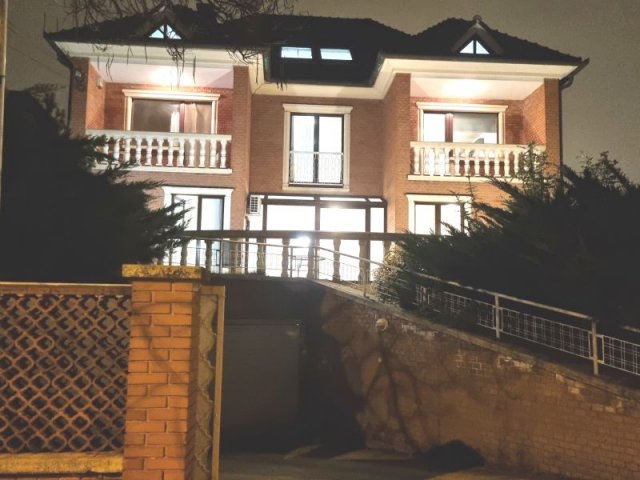 Eladó családi ház, Budapesten, XI. kerületben 341 M Ft, 6 szobás