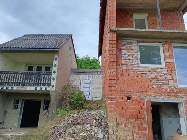 Eladó telek, Csörnyeföldön 14.9 M Ft, 2 szobás