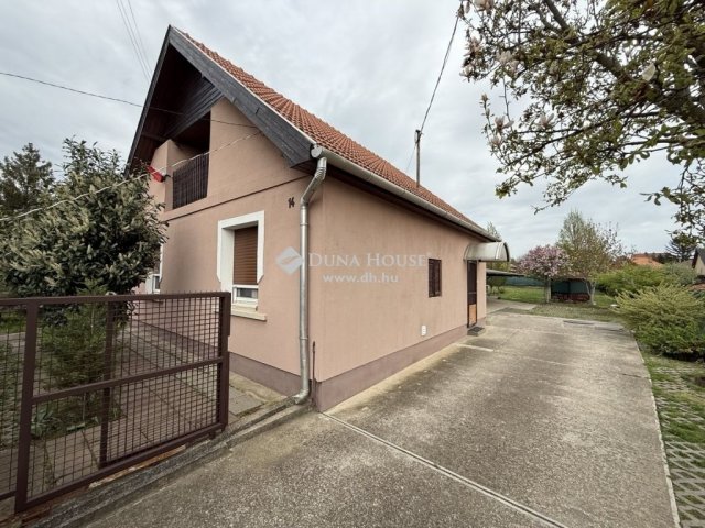 Eladó családi ház, Maglódon 129.9 M Ft, 5 szobás