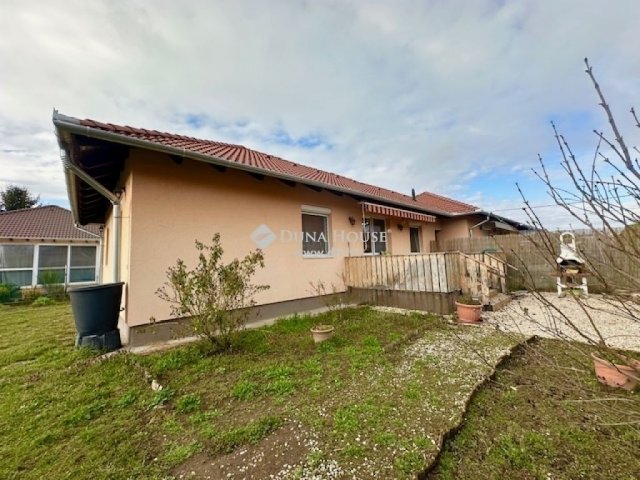Eladó ikerház, Halásztelken 89.9 M Ft, 4 szobás