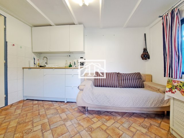 Eladó nyaraló, Szegeden 13.5 M Ft, 1+1 szobás