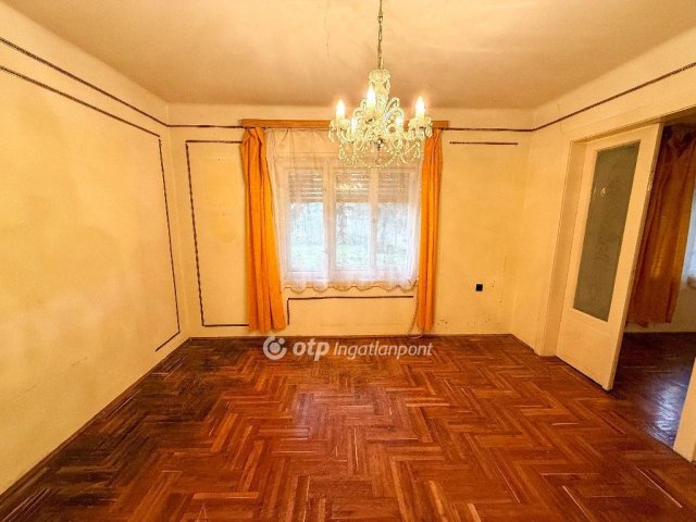 Eladó családi ház, Pilisen 34 M Ft, 3 szobás
