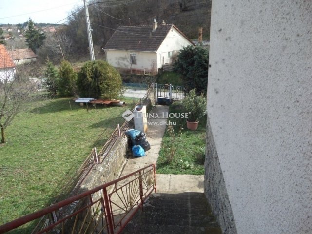 Eladó családi ház, Pécsett 46 M Ft, 4 szobás