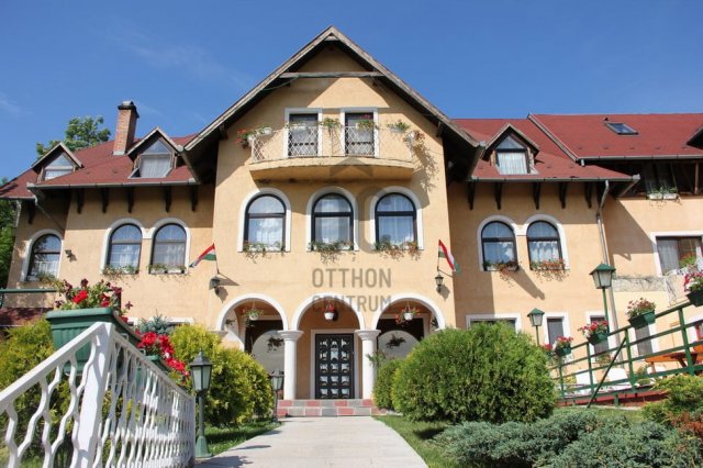Eladó hotel, Domonyban 359 M Ft / költözzbe.hu