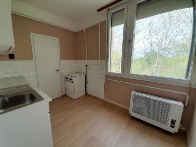 Eladó téglalakás, Békésen 16.5 M Ft, 2 szobás