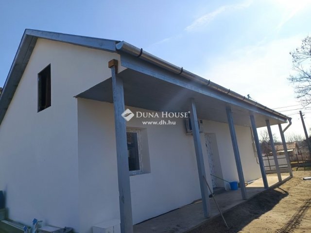 Eladó családi ház, Tápióbicskén 21.9 M Ft, 2 szobás