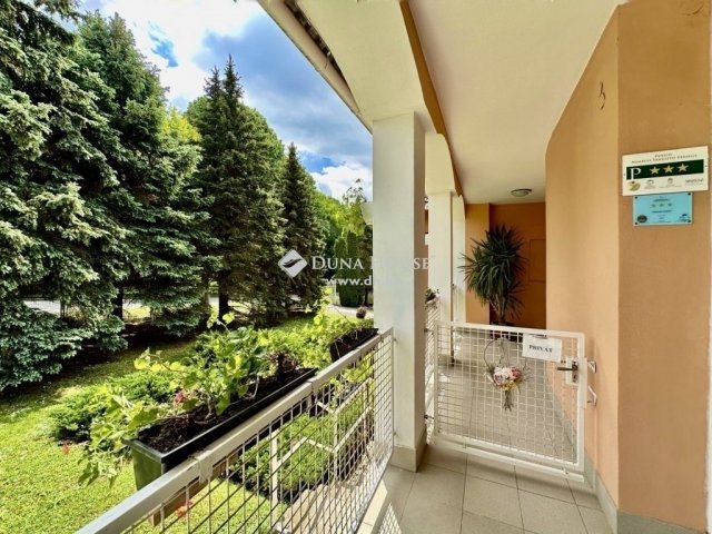 Eladó családi ház, Abaligeten 149.9 M Ft, 9 szobás