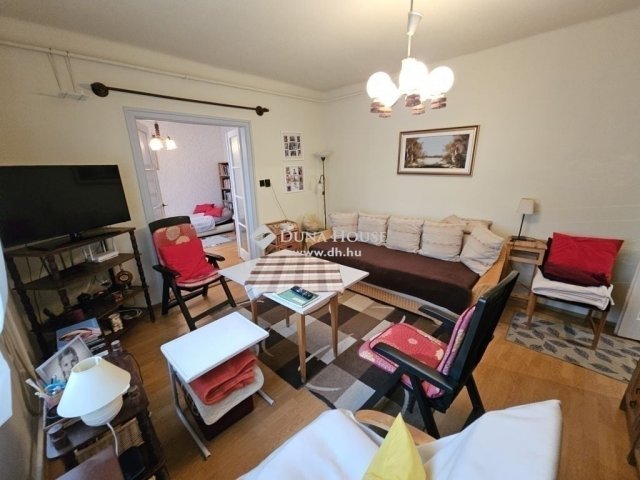 Eladó családi ház, Vecsésen 118 M Ft, 6 szobás