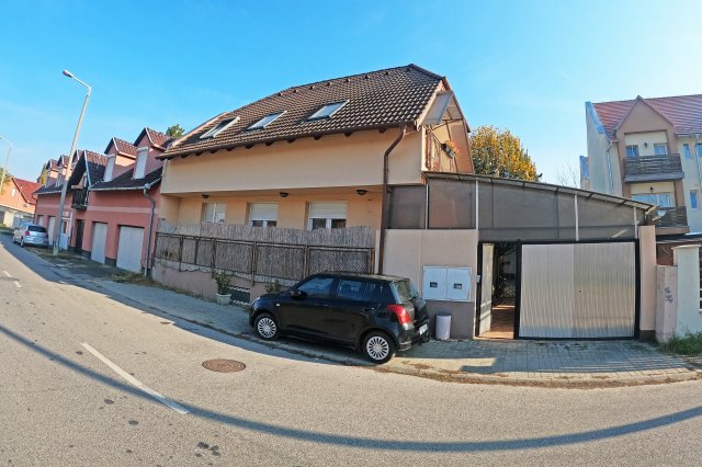 Eladó családi ház, Dunakeszin 179 M Ft, 4 szobás