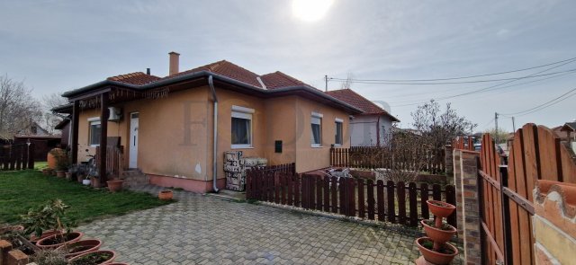 Eladó ikerház, Dunavarsányban 58 M Ft, 3 szobás