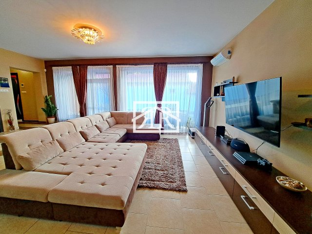 Eladó családi ház, Szegeden, Kristály utcában 159.9 M Ft